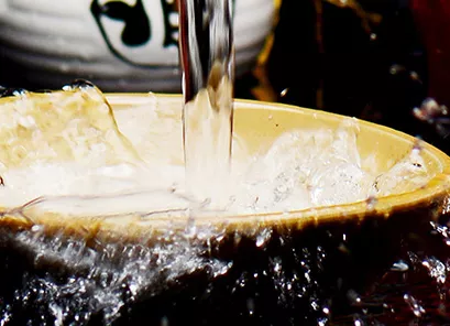用真诚和真情酿好酒